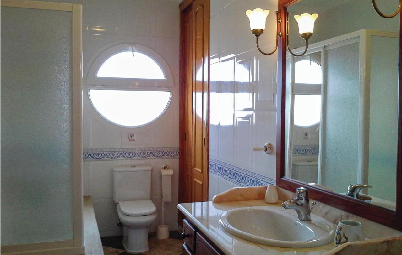Awesome Home In Portman With Kitchen Eksteriør bilde