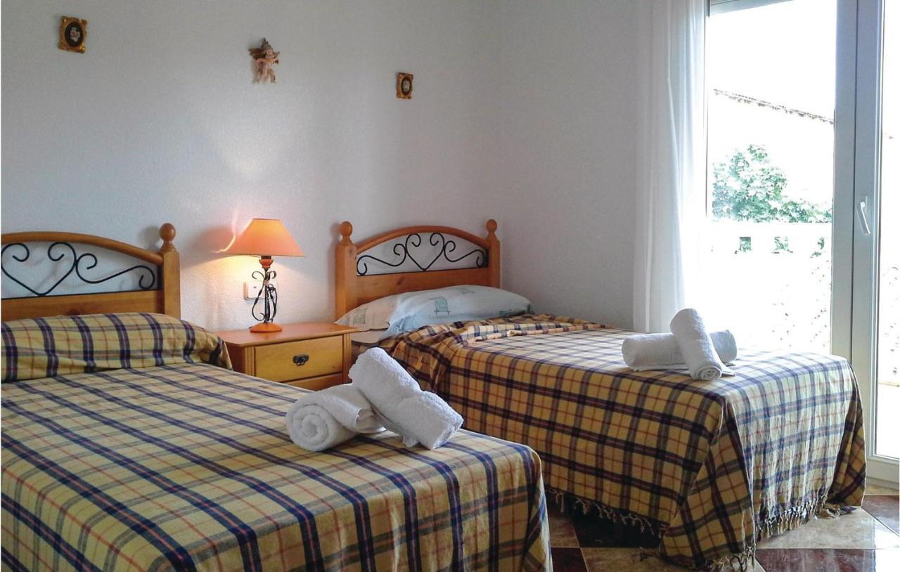 Awesome Home In Portman With Kitchen Eksteriør bilde