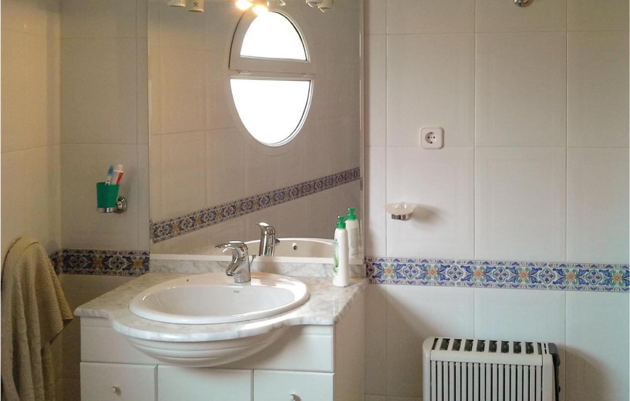 Awesome Home In Portman With Kitchen Eksteriør bilde